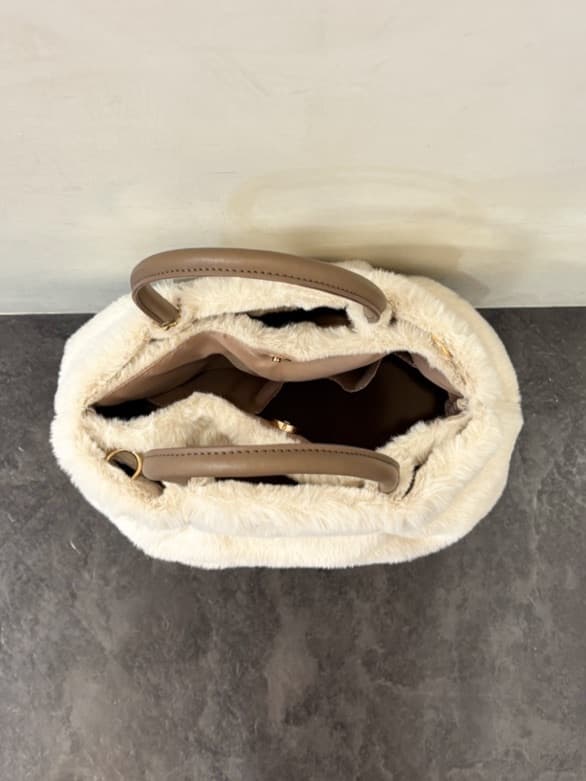 yukariさんの「grove｜【名品アウター／800FP・多機能】つつまれダウンショート」を使ったコーディネート