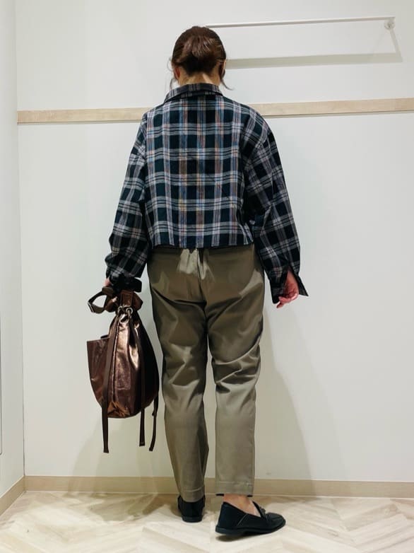 c_h_i_k_aさんの「SHOO･LA･RUE｜【洗える/S-LL/美脚シルエット】ハイパーストレッチ テーパードパンツ」を使ったコーディネート