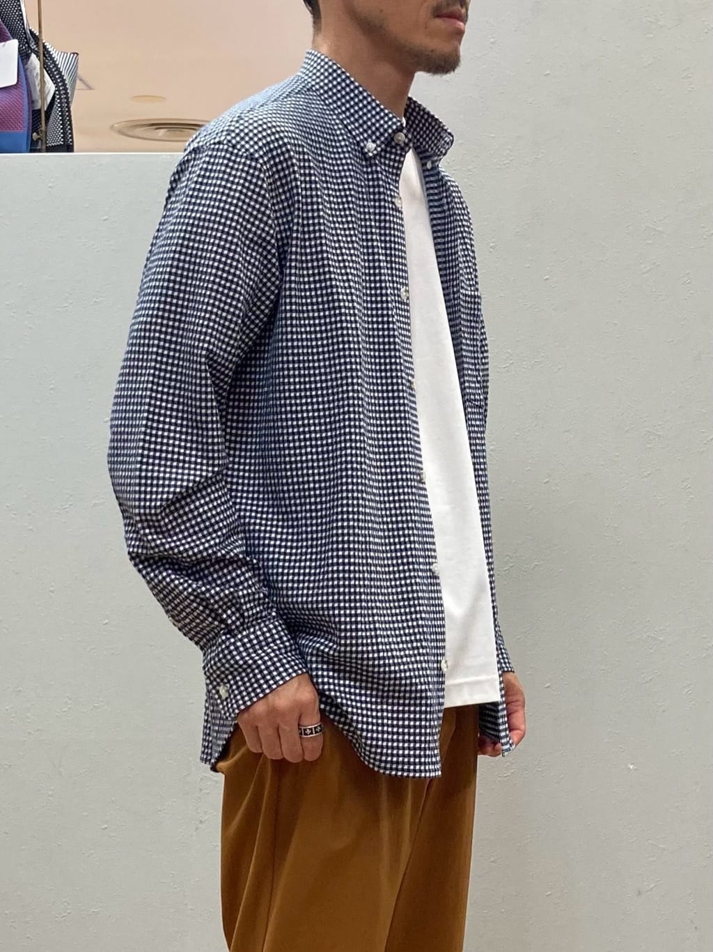シュンさんの「TAKEO KIKUCHI｜【抗菌防臭/シーズンレス】シアサッカーギンガムチェック ストレッチシャツ」を使ったコーディネート