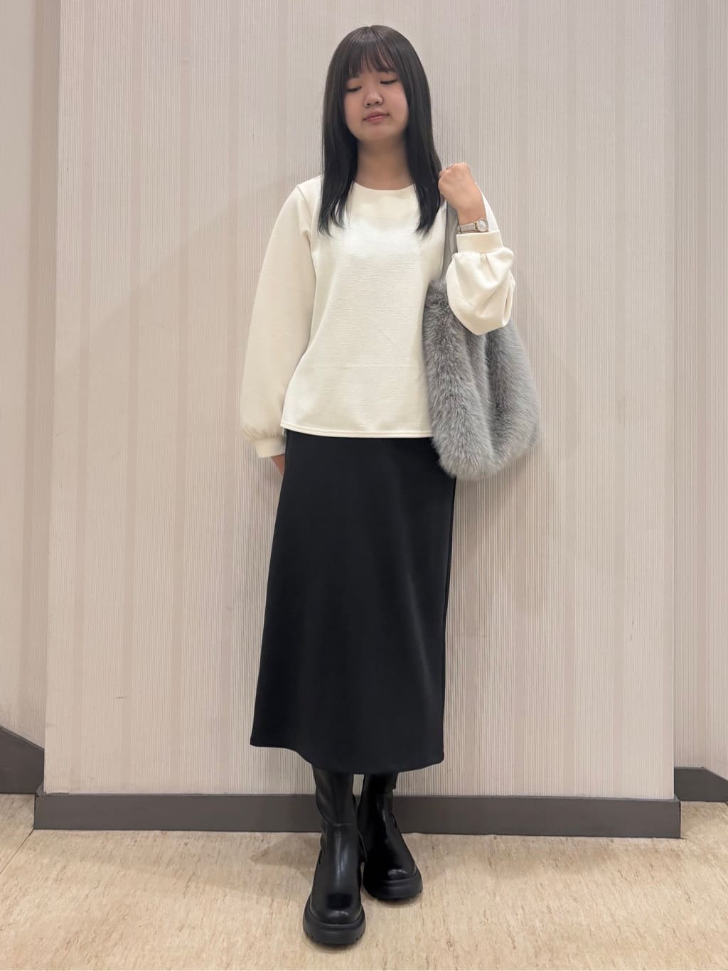 ちひさんの「INDIVI｜【SETUP可能／Iライン】ダンボールジャージスカート」を使ったコーディネート
