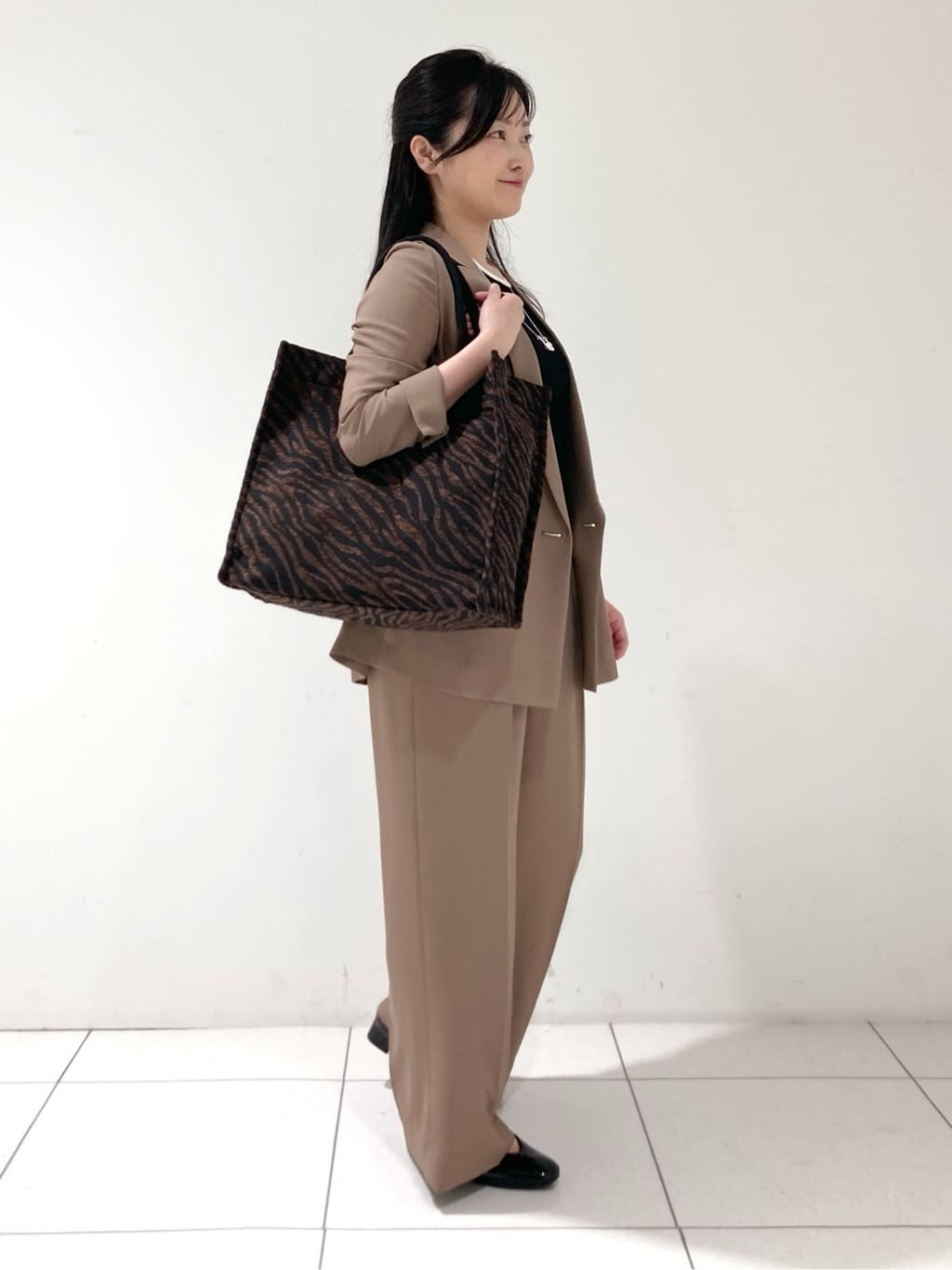 momokoさんの「INDIVI｜【軽く羽織れる！】ダブルジャケット」を使ったコーディネート