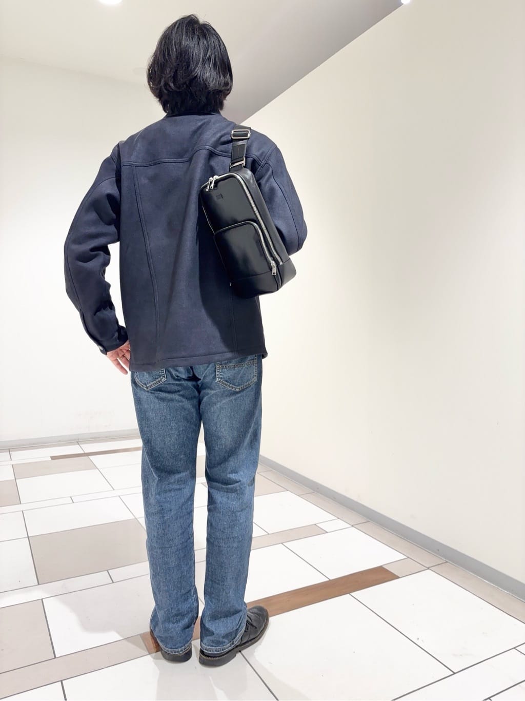及川さんの「TAKEO KIKUCHI｜ストライプ小花 長袖シャツ」を使ったコーディネート