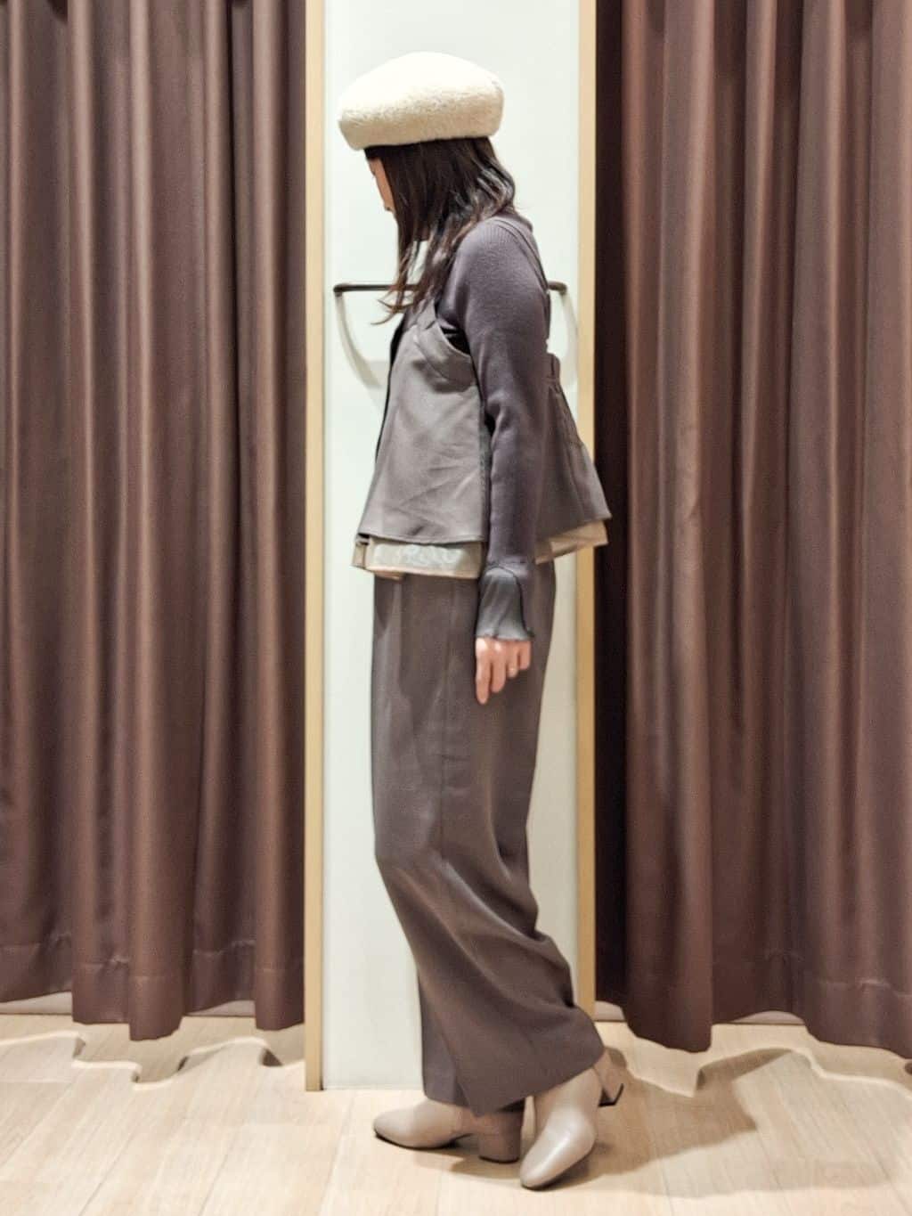 ウタさんの「grove｜【2点SET/体型カバー】透け感とレイヤードで大人の遊び心を、ビスチェSET UP」を使ったコーディネート