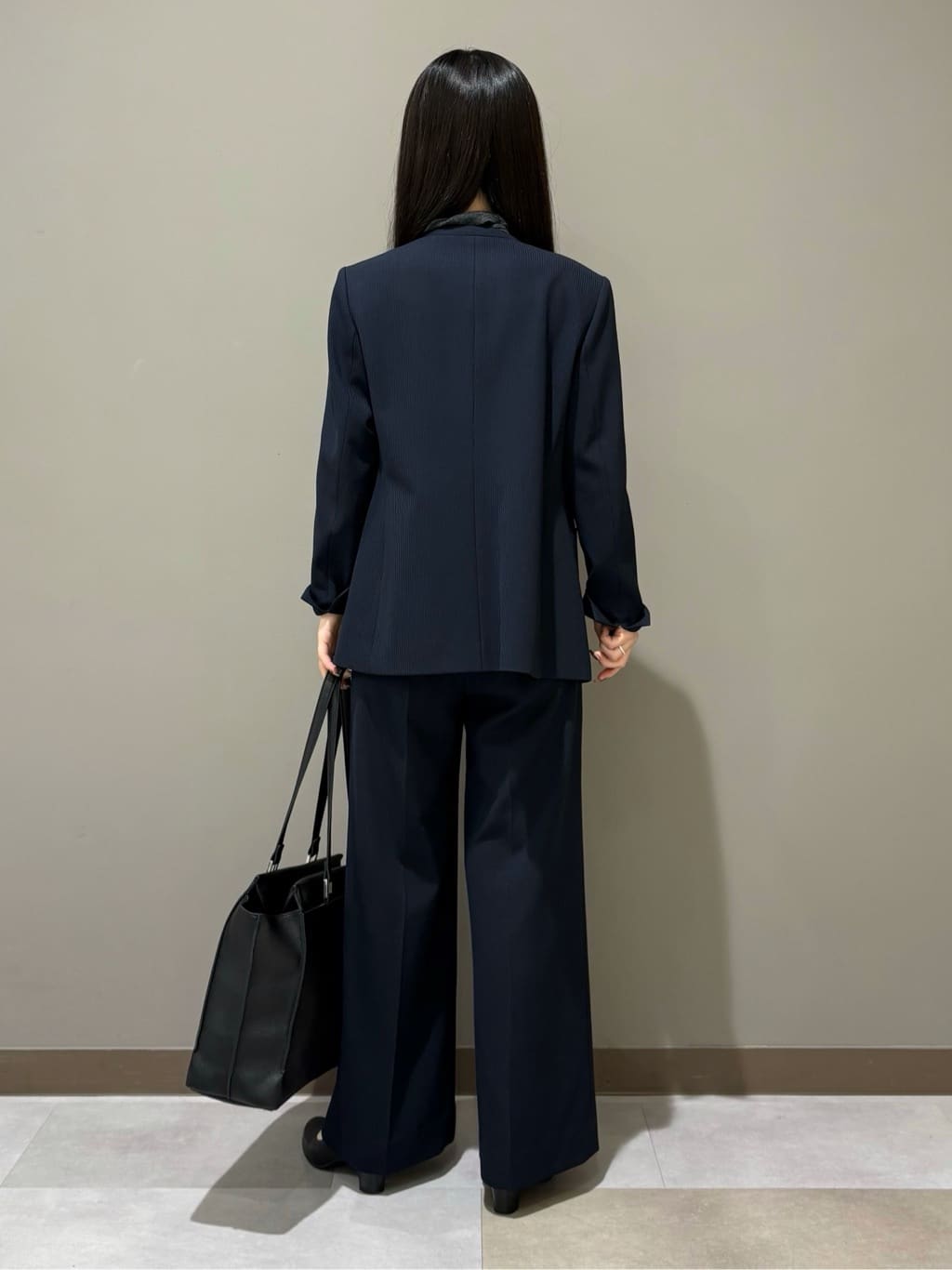 KEIKOさんの「INDIVI｜【日本製／通勤スーツ】プレシャスドビー ノーカラージャケット」を使ったコーディネート