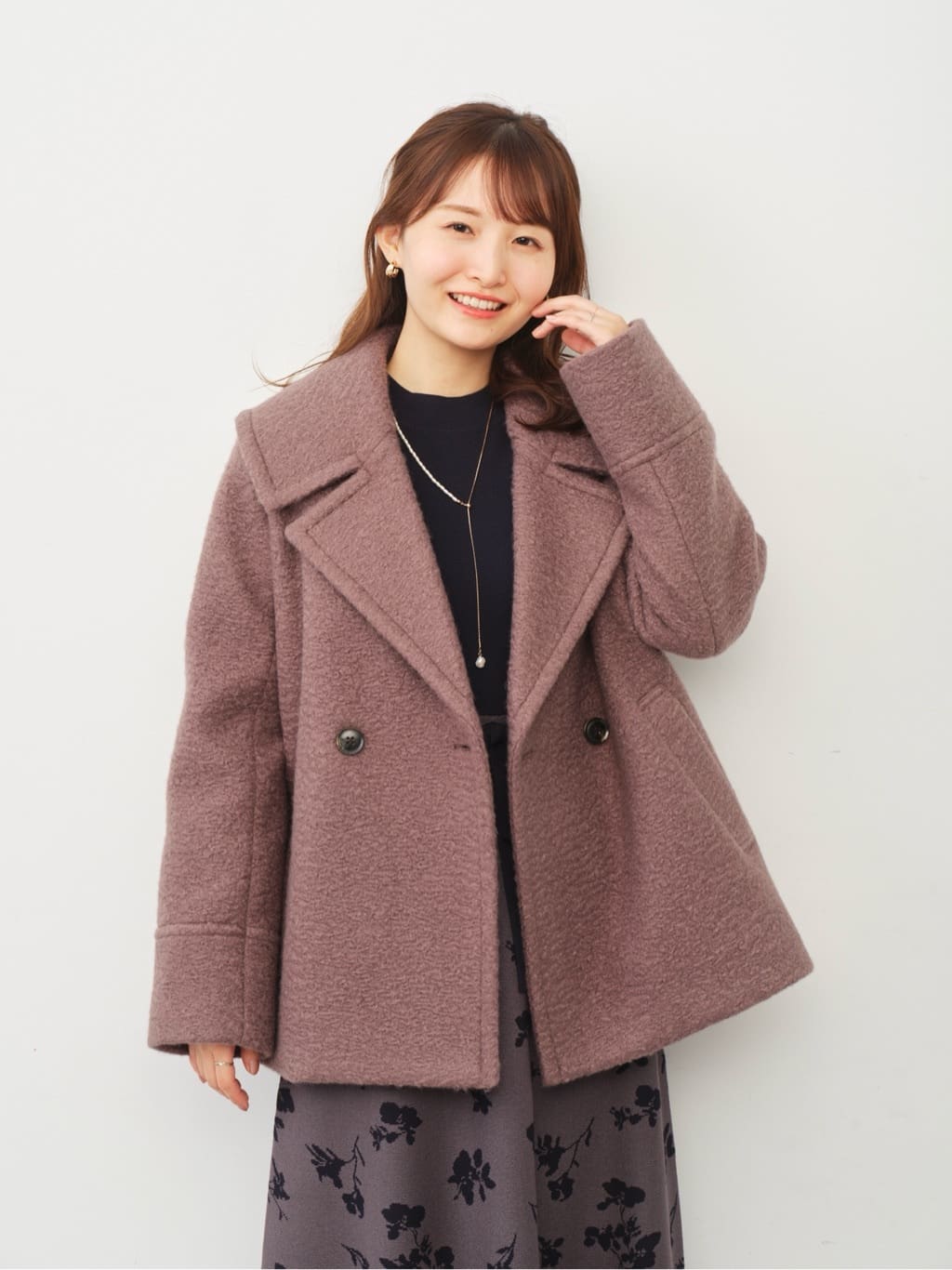 みさかさんの「index｜ブークレミドルコート【洗える】」を使ったコーディネート