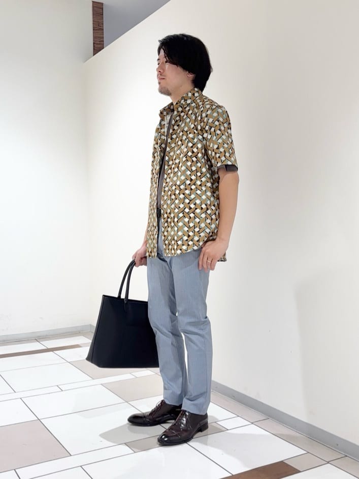 及川さんの「TAKEO KIKUCHI｜【COOL CITY WEAR】籠目アート柄 サッカーシャツ /通気性」を使ったコーディネート