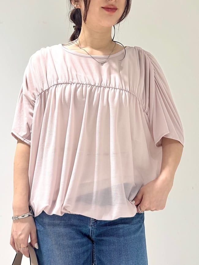 そんさんの「INDIVI｜【洗える／体型カバー】シャーリングシアートップス」を使ったコーディネート