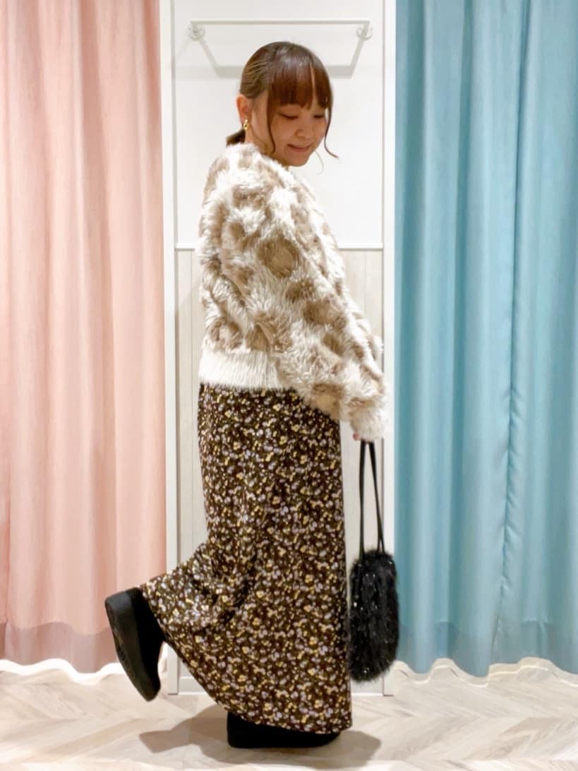 kitaさんの「SHOO･LA･RUE｜【選べる4柄】ふわふわ ロングフェザーニット」を使ったコーディネート
