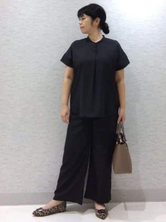 sakoさんの「Reflect｜【E‐QUALITY／ウエスト総ゴム／セットアップ／単品使いOK◎】ブラウス＋ストレートパンツセット」を使ったコーディネート