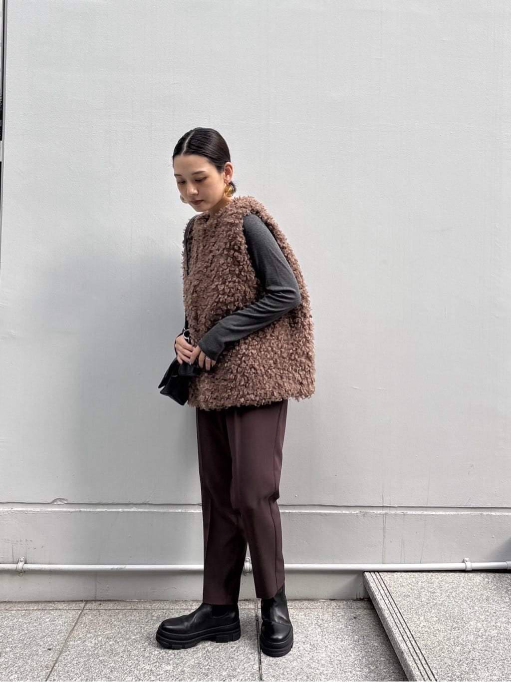 ayanoさんの「INDIVI｜Comfy SET UP｜イージーテーパードパンツ【セットアップ対応／通勤/カセット服】」を使ったコーディネート