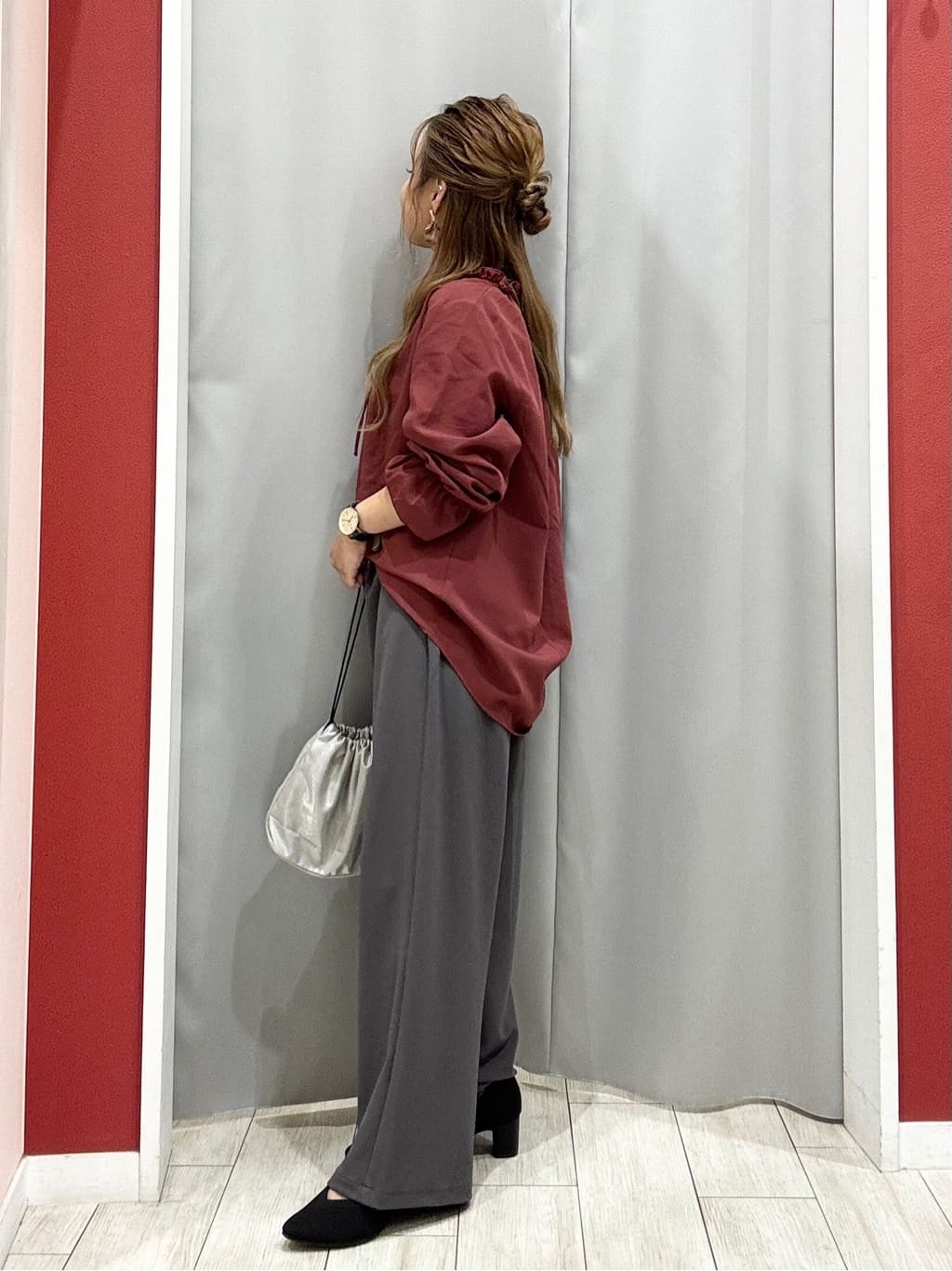 shioさんの「SHOO･LA･RUE｜【S-LL/ストレッチ】脚のラインを拾いにくい スマートワイドパンツ」を使ったコーディネート