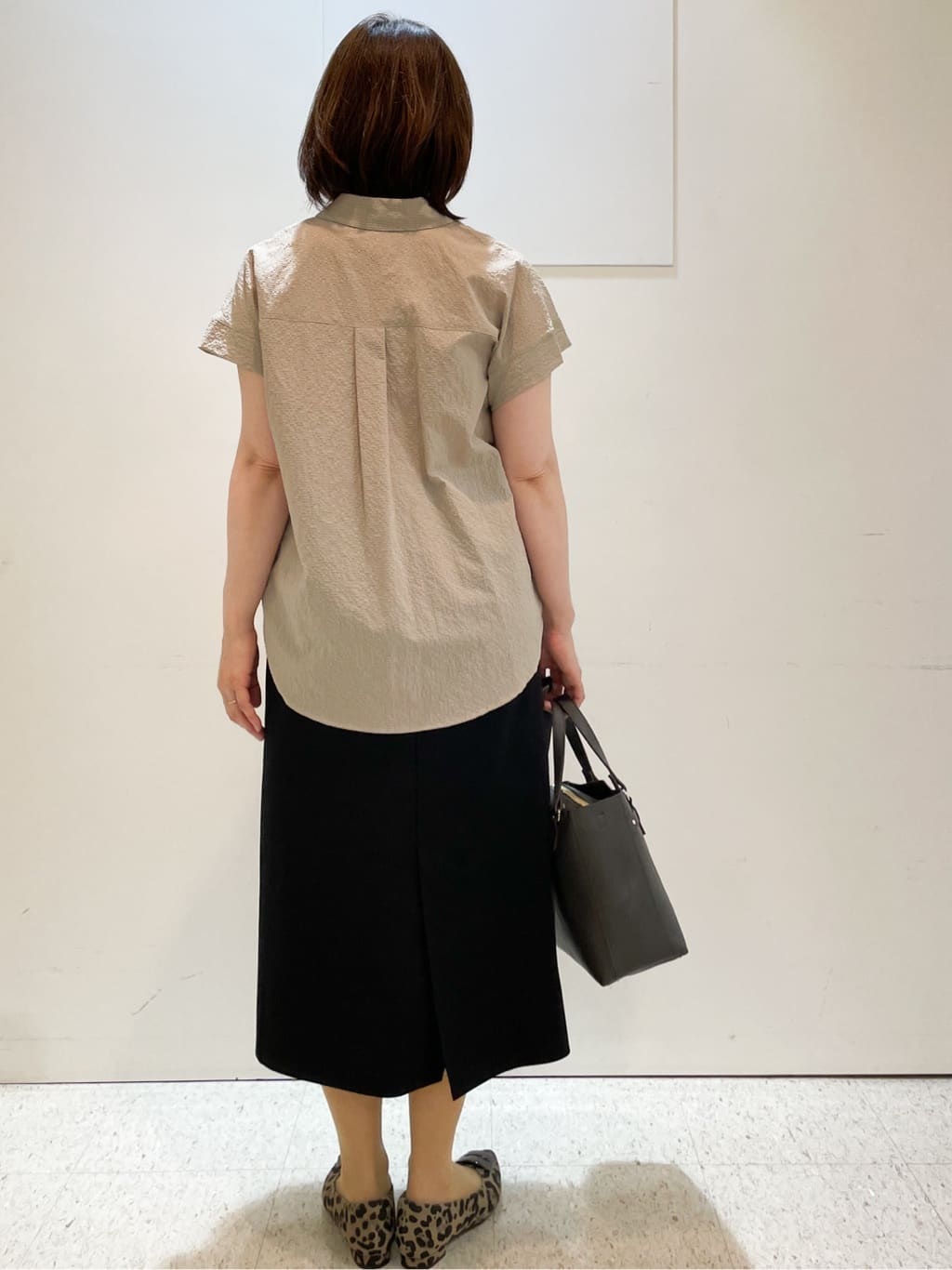 めいさんの「Reflect｜【二の腕さりげなくカバー】シャツ衿オフボディブラウス」を使ったコーディネート