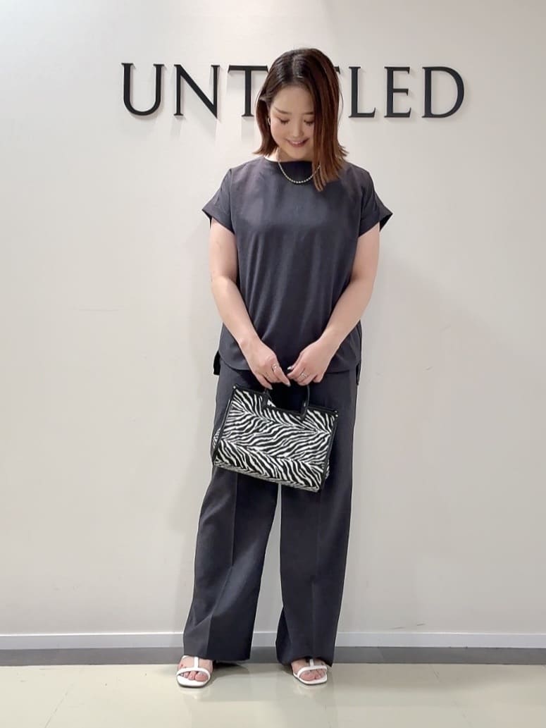 YUIさんの「UNTITLED｜【セットアップ可/はっ水/通勤】リラククール 半袖ブラウス」を使ったコーディネート