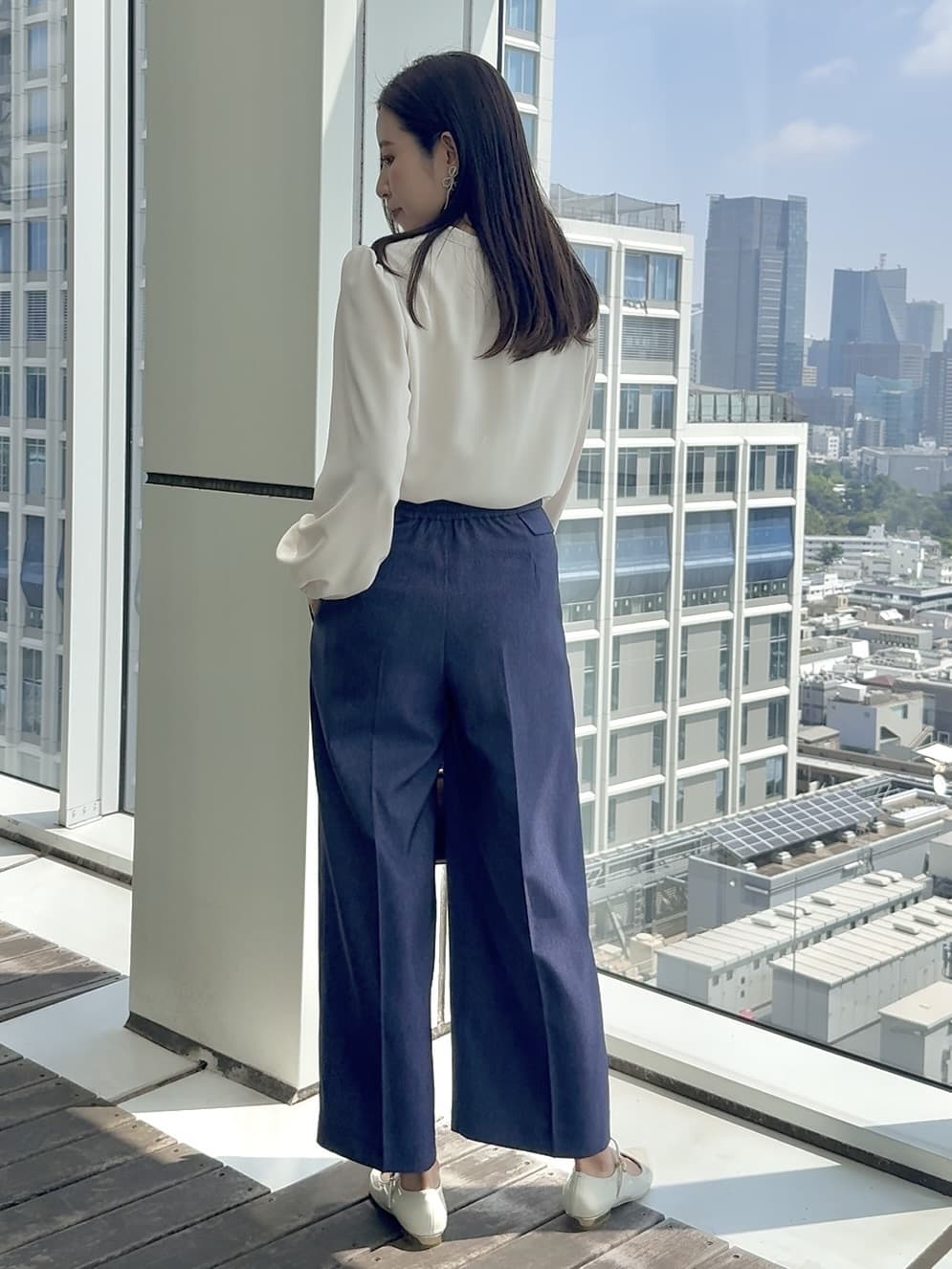 teiさんの「Couture brooch｜【大人可愛い・通勤】ピンタックレースブラウス」を使ったコーディネート