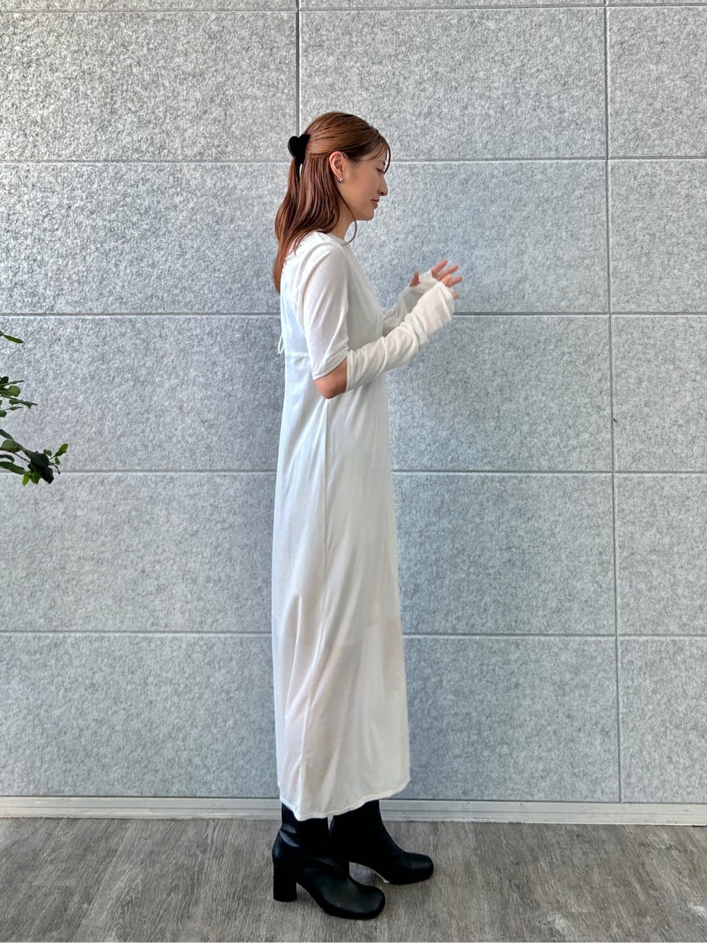harunaさんの「CODE A｜velvet open back dress」を使ったコーディネート
