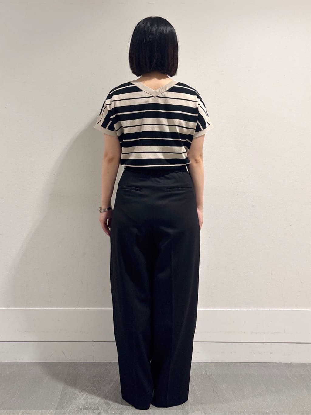 モエカさんの「UNTITLED｜【洗える/前後2WAY】ネックプルオーバーニット」を使ったコーディネート