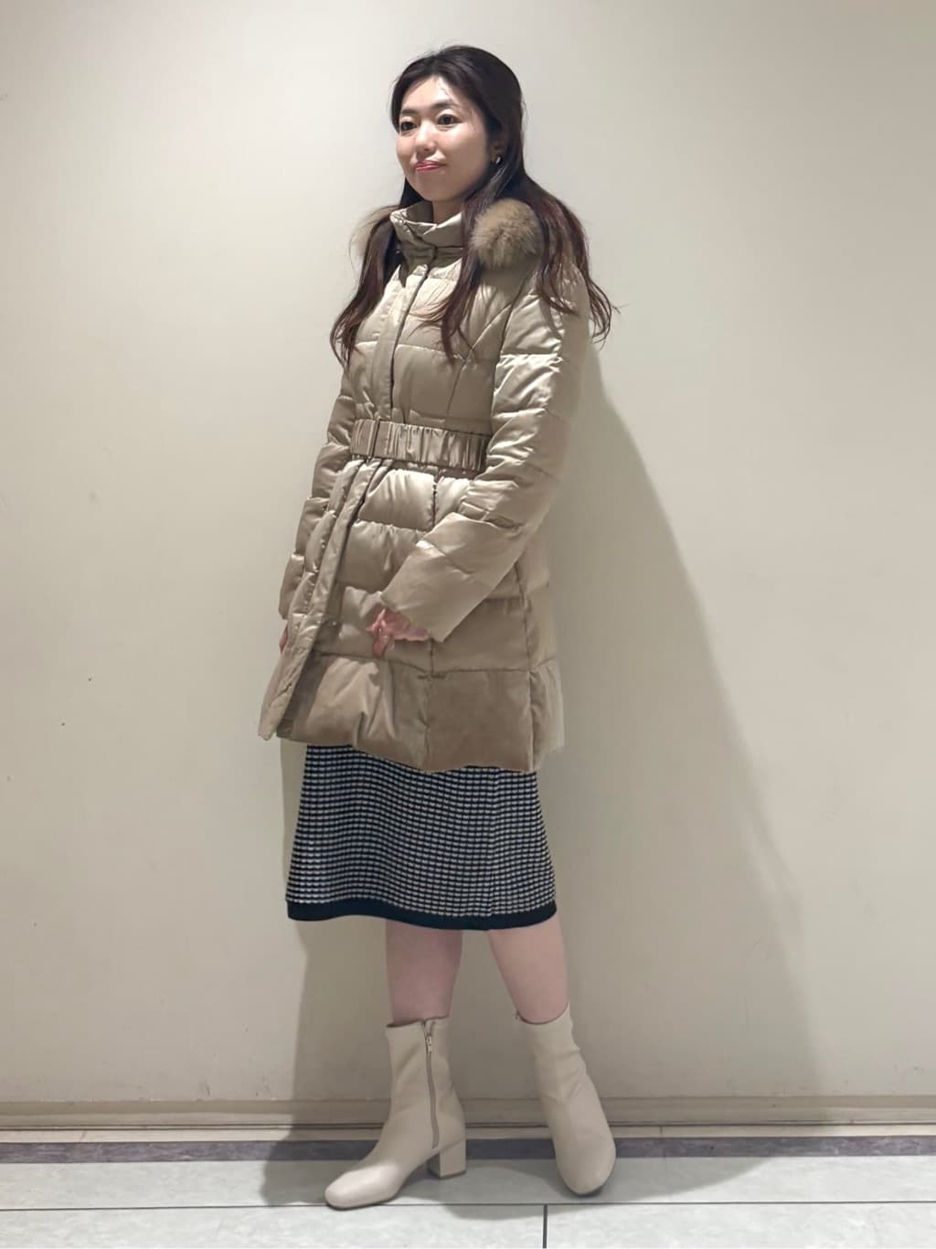 sakiさんの「COUP DE CHANCE｜【ミディ丈】ベルト付ダウンコート」を使ったコーディネート