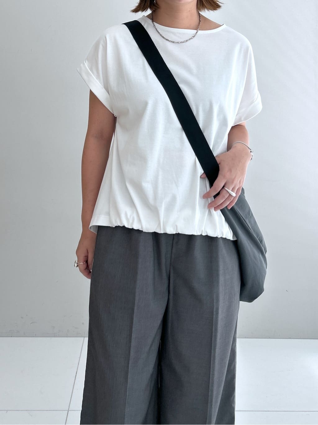 Hirokaさんの「Dessin｜【セットアップ可/ウエストゴム/洗える】サイドライン入りワイドパンツ」を使ったコーディネート