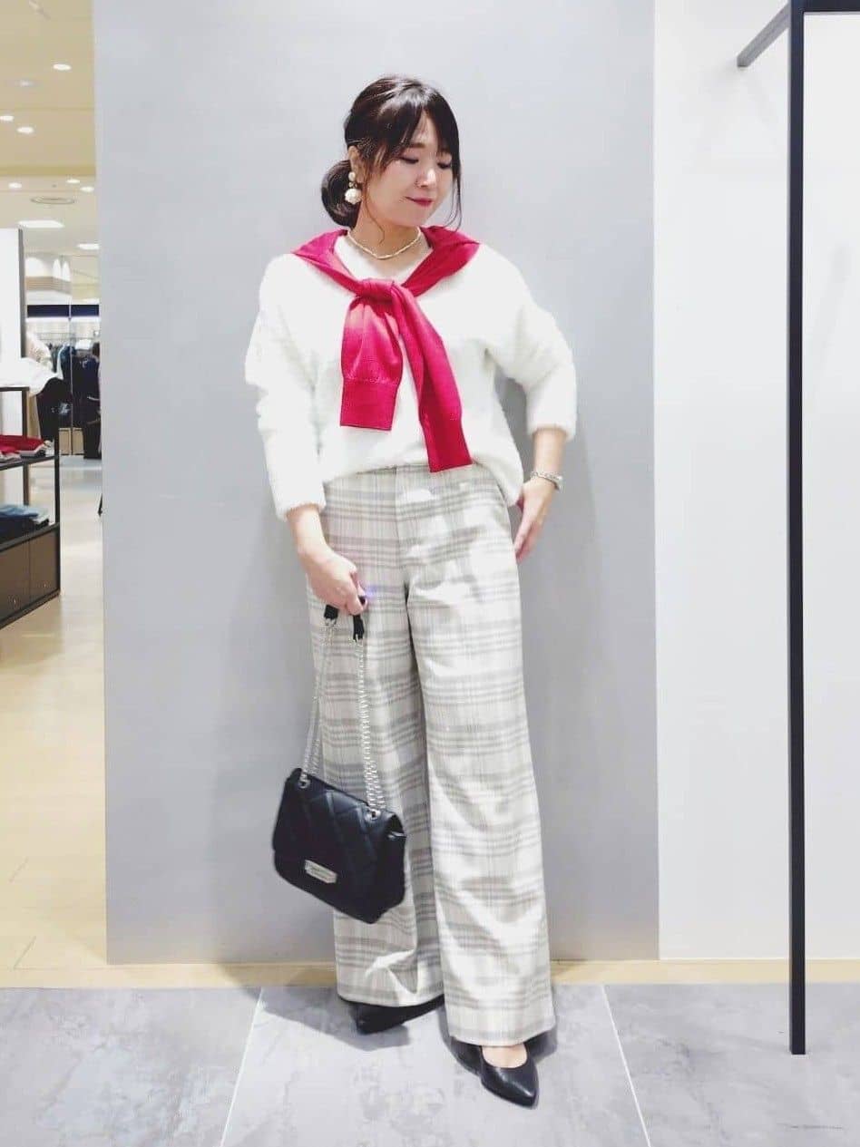 TOMOMIさんの「INDIVI｜【褒められパンツ／ウール混】ウォームウール ワイドパンツ」を使ったコーディネート