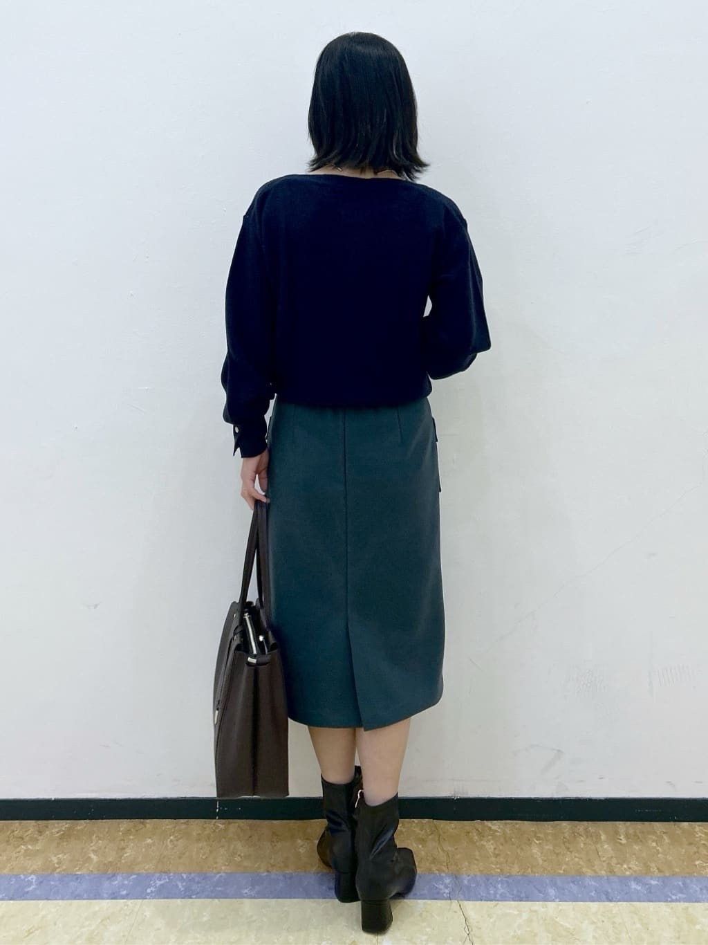 su.さんの「index｜ラメガーター編みボートネックニット【洗濯機OK】《8col／XS～LL》」を使ったコーディネート