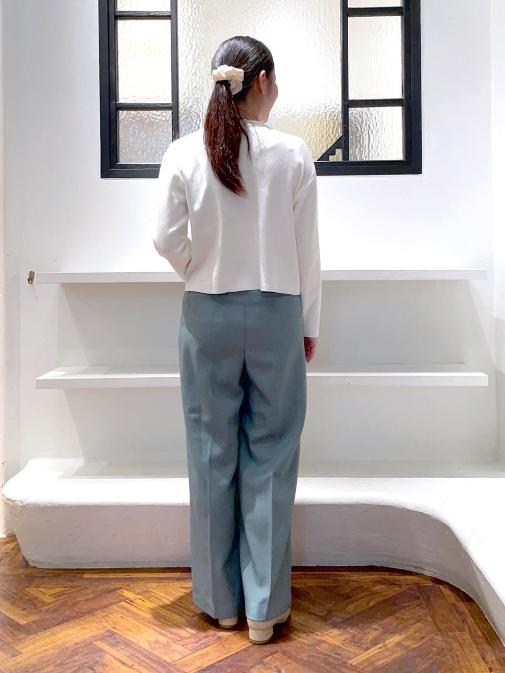 あんりさんの「grove｜ツータックワイドパンツ」を使ったコーディネート