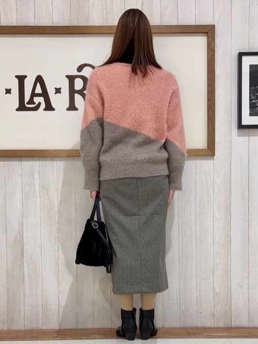 みきぽんさんの「SHOO･LA･RUE｜【S-LL/あったか】すらりときれい見え ベイカー風ナロースカート」を使ったコーディネート