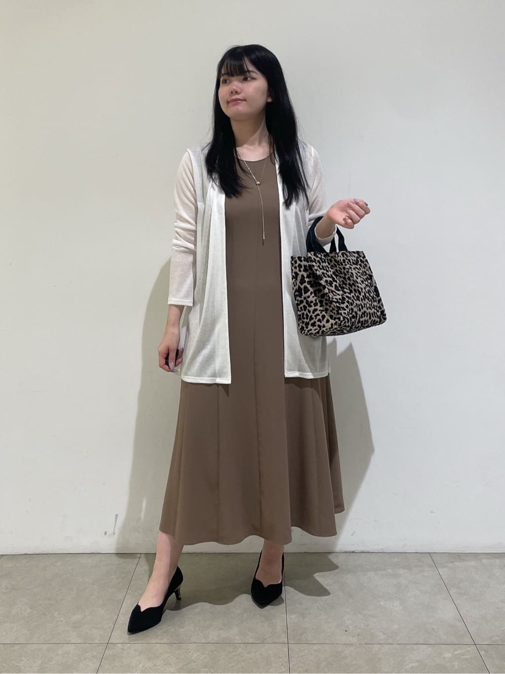 emikaさんの「INDIVI｜【洗える／シアーストライプ柄】着流しジャージカーディガン」を使ったコーディネート