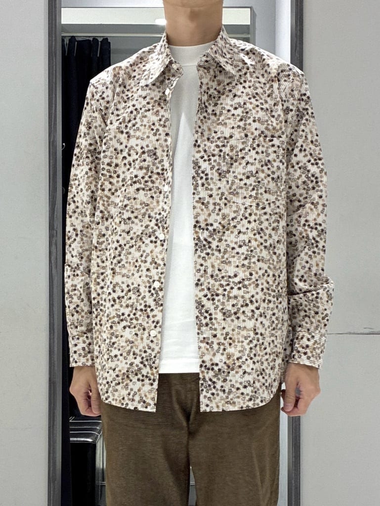 わいずみさんの「TAKEO KIKUCHI｜ストライプ小花 長袖シャツ」を使ったコーディネート
