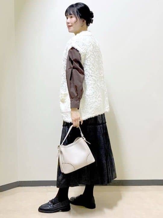  beni_gingerさんの「Reflect｜【さらっと一枚で決まる／重ね着にもおすすめ◎】タックスリーブシャツブラウス」を使ったコーディネート