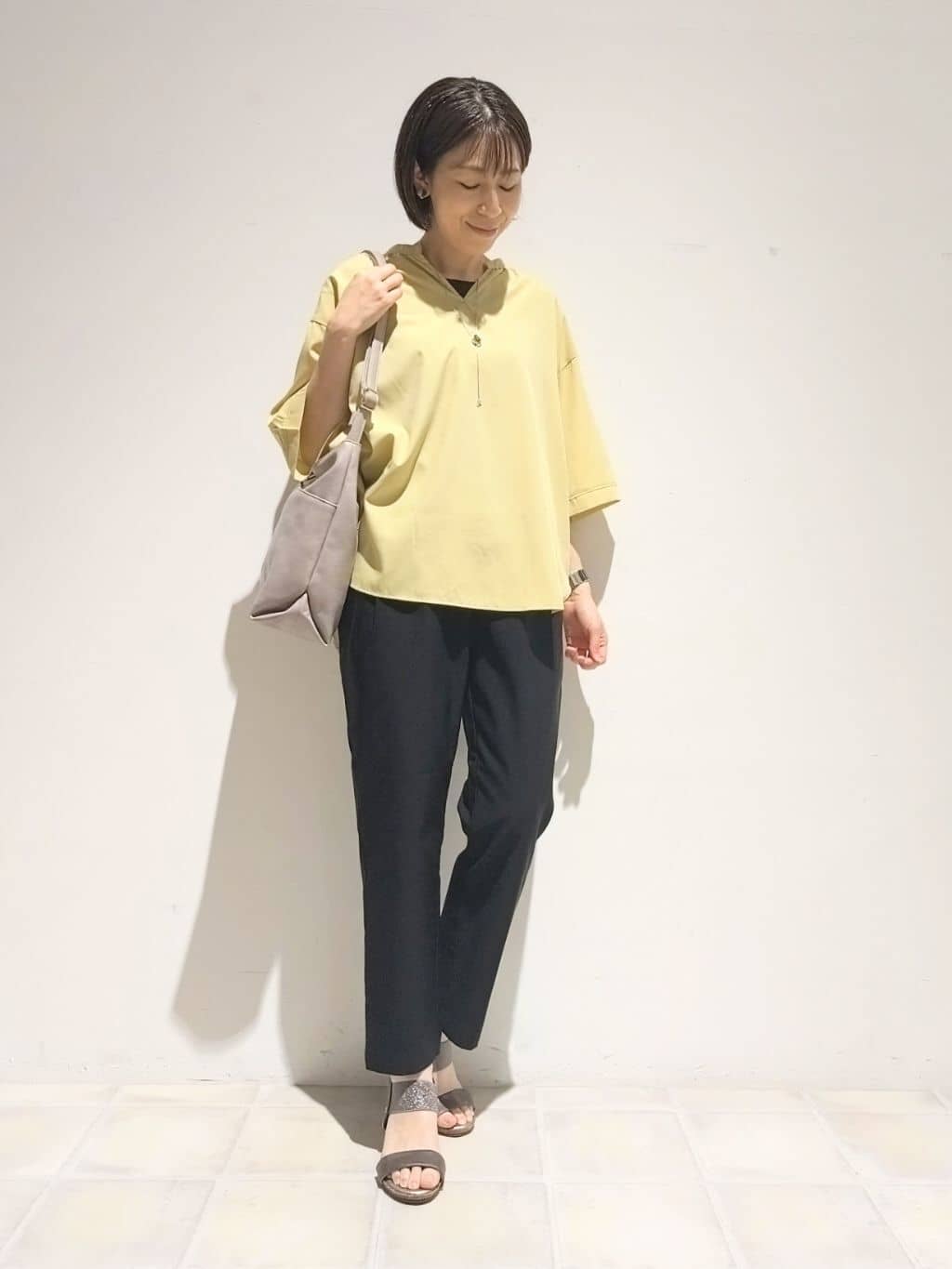 miomioさんの「SHOO･LA･RUE｜【S-LL/洗濯後しわになりにくい】バックギャザーがアクセント スッキパーブラウス」を使ったコーディネート