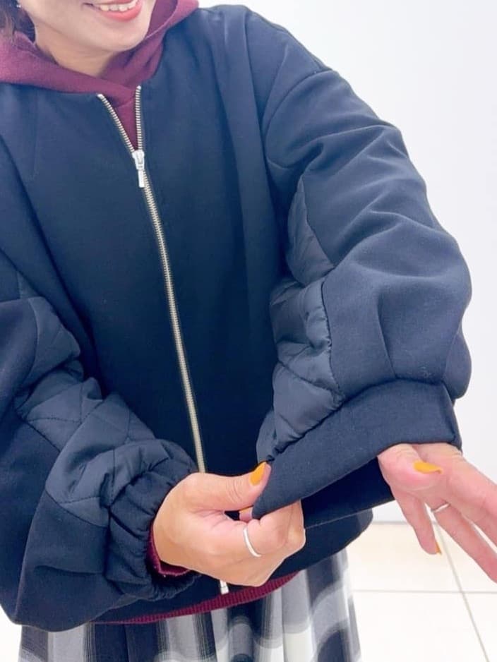 Osawaさんの「Dessin｜ダンボールジップブルゾン」を使ったコーディネート