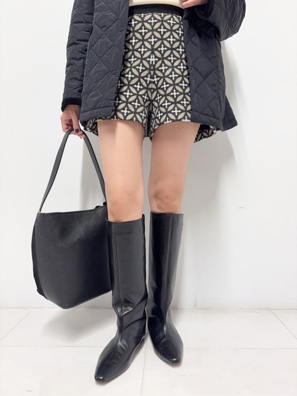Nishijimaさんの「DRESSTERIOR｜オーバーラップサークルショートパンツ」を使ったコーディネート