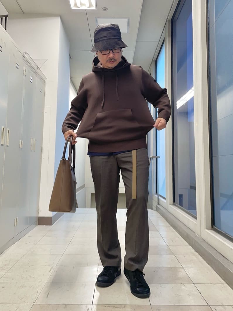 MAKOTO AIさんの「TAKEO KIKUCHI｜スポンディッシュ プルオーバー ニットパーカ」を使ったコーディネート