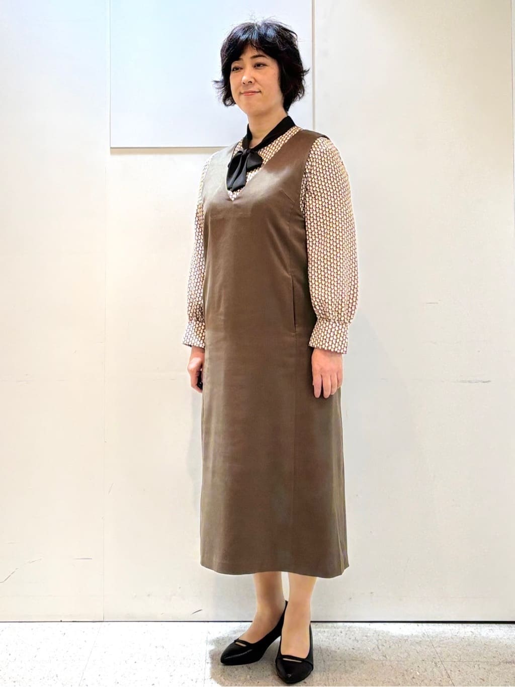 ヤスコさんの「Reflect｜【すっきりシルエット】スエードライクジャンパースカ―ト」を使ったコーディネート