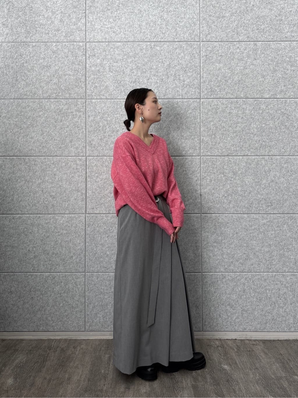 ayanoさんの「INDIVI｜【再入荷】レイヤーネックメランジラメニット」を使ったコーディネート