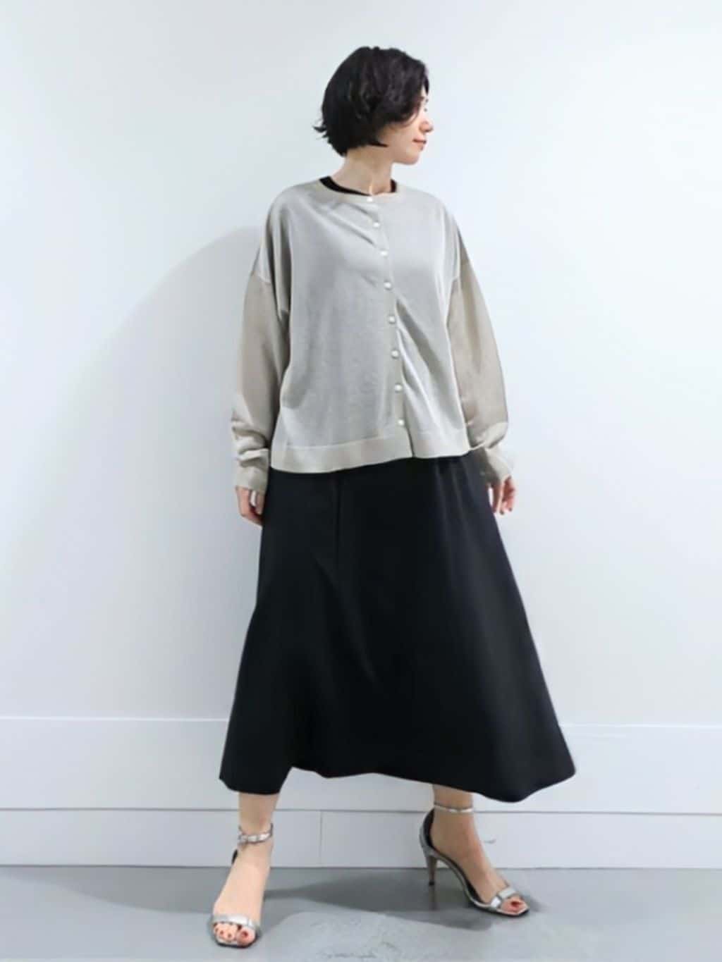 ミズタさんの「UNTITLED｜【前後2WAY/アンサンブル可/ゆったり】シアーカーディガン」を使ったコーディネート