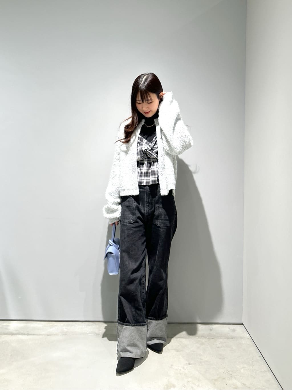 Renoさんの「INDIVI｜オンブレチェックビスチェ」を使ったコーディネート