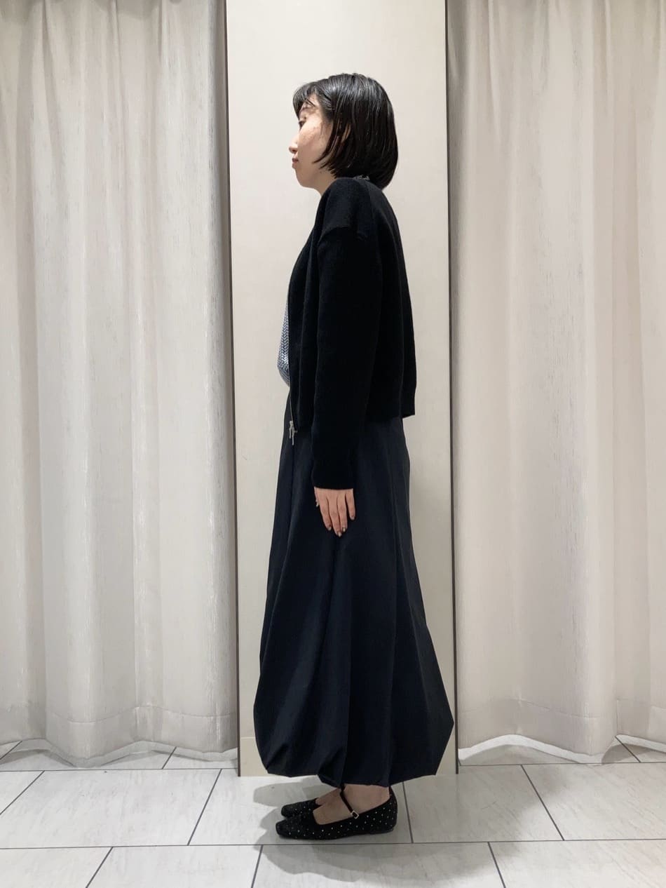 わたなべさんの「UNTITLED｜【ゆったりサイズ／着丈短め】ジップニットカーディガン」を使ったコーディネート