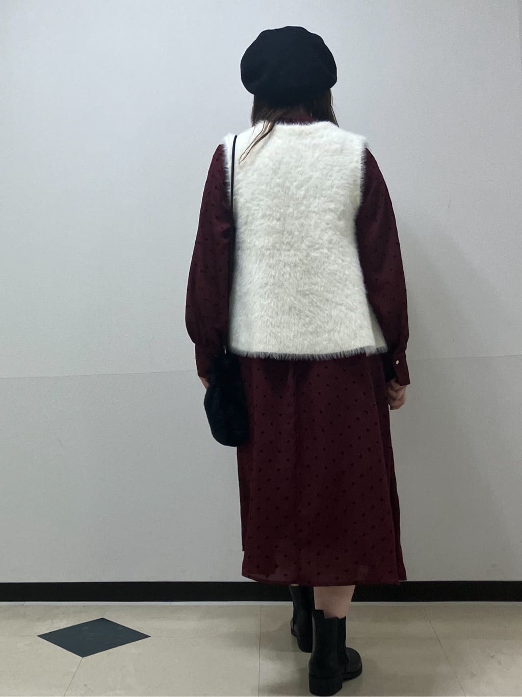 MAYUKIさんの「index｜《andGIRL掲載》フェザーペプラムジレ【洗濯機OK／抗ピル】」を使ったコーディネート