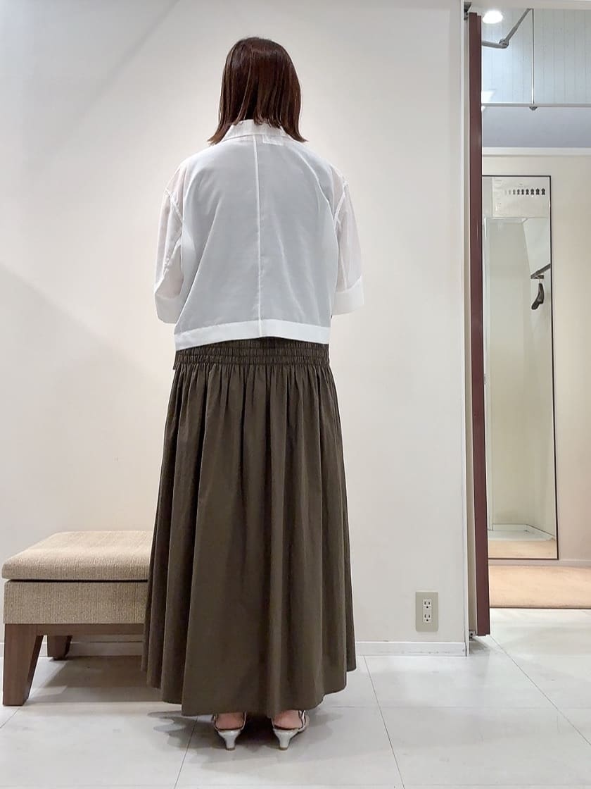 YUIさんの「UNTITLED｜【前開き/洗える】ショート丈シアーシャツ」を使ったコーディネート