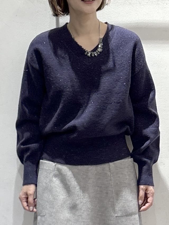 たけねぇさんの「OPAQUE.CLIP｜Vネックラメニット【洗濯機OK】」を使ったコーディネート