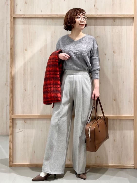 nakoさんの「THE SHOP TK｜【華やかで柔らか】ふわふわフェザーニット/洗える・前後2WAY」を使ったコーディネート