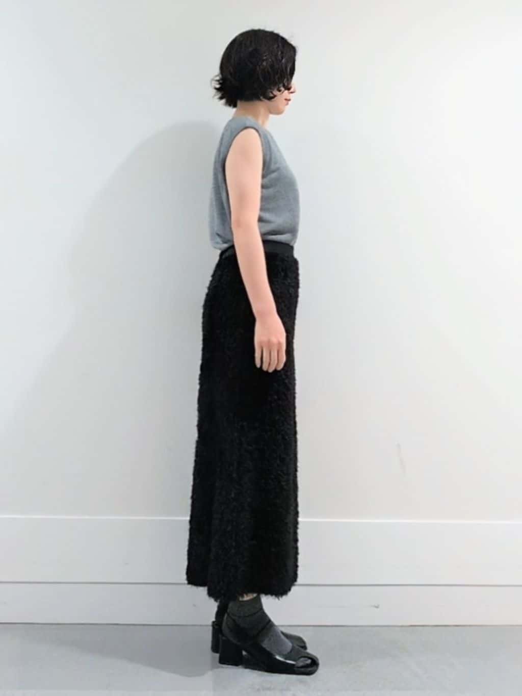 ミズタさんの「UNTITLED｜【アンサンブル可/洗える】シアーノースリーブ プルオーバー」を使ったコーディネート