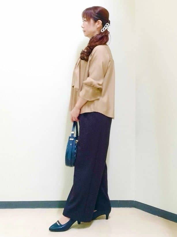 花さんの「Reflect｜【ウエスト総ゴム／セットアップ／単品使いOK◎】ベスト＋ストレートパンツセット」を使ったコーディネート