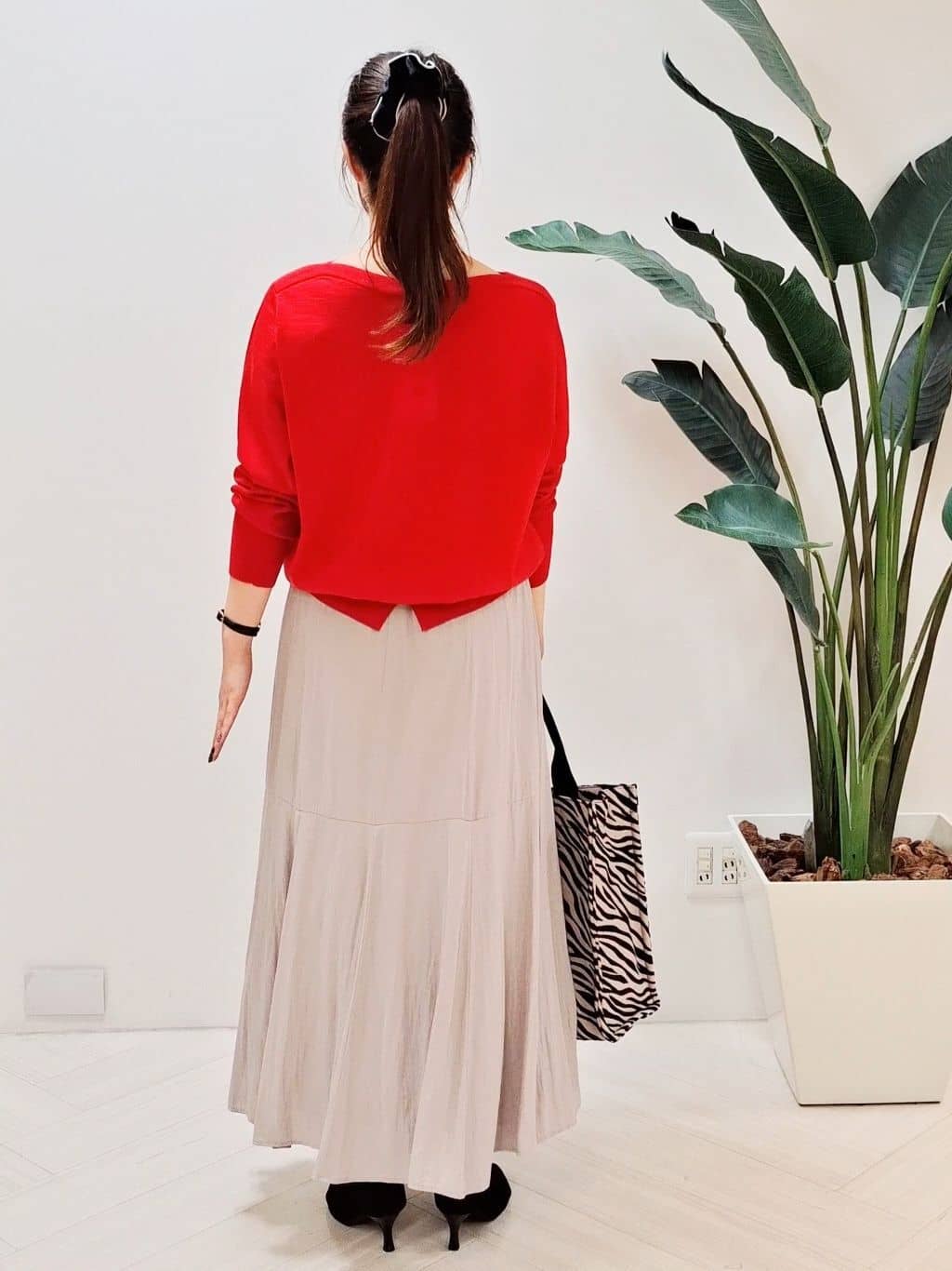 YuKaRiさんの「UNTITLED｜【アンサンブル可/洗える】シルクウールカシミヤ ドルマンスリーブニット」を使ったコーディネート