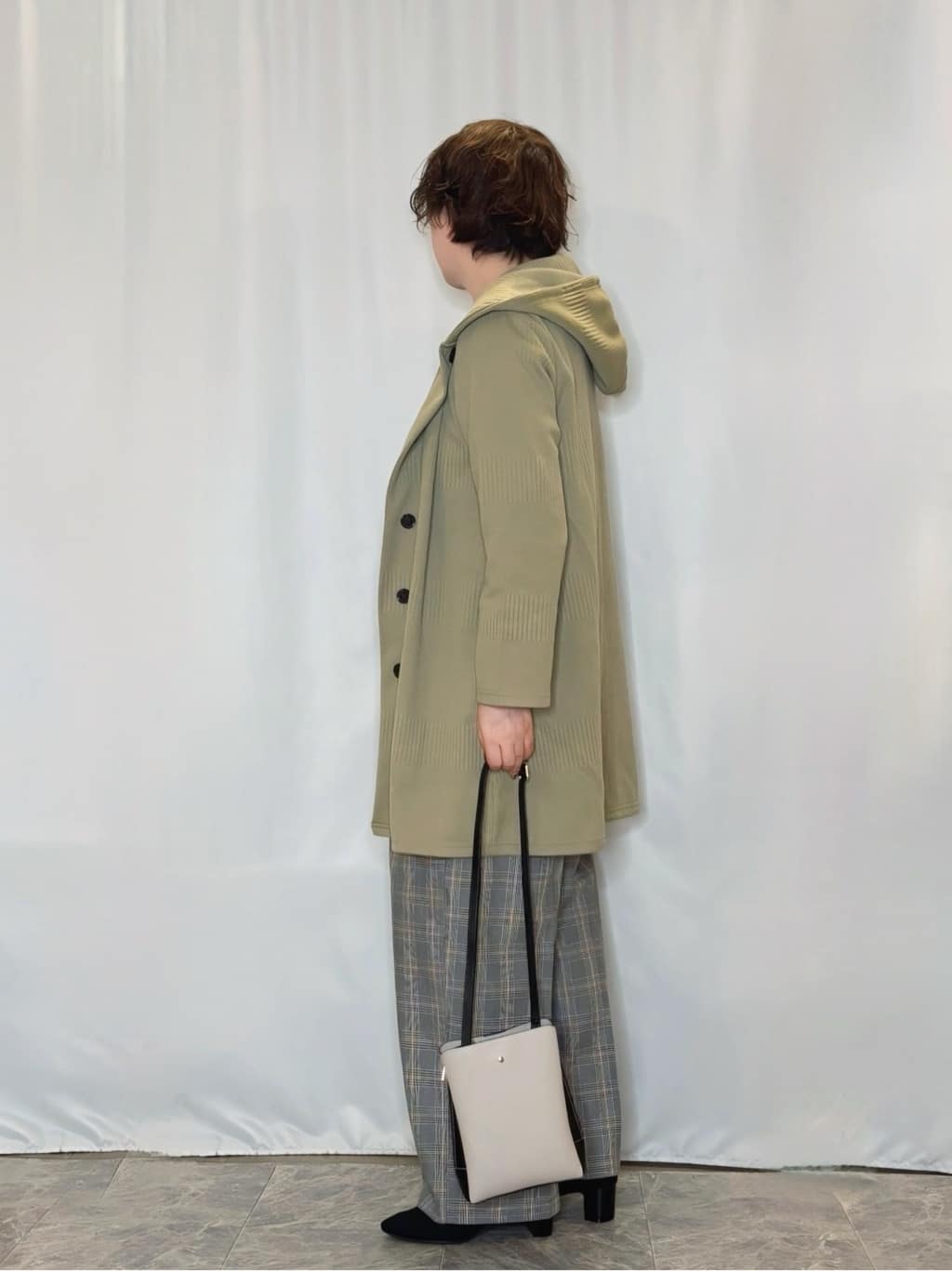 たみさんの「SHOO･LA･RUE｜【洗濯機可/S-LL】すっきり上品きれい見え タックワイドパンツ」を使ったコーディネート