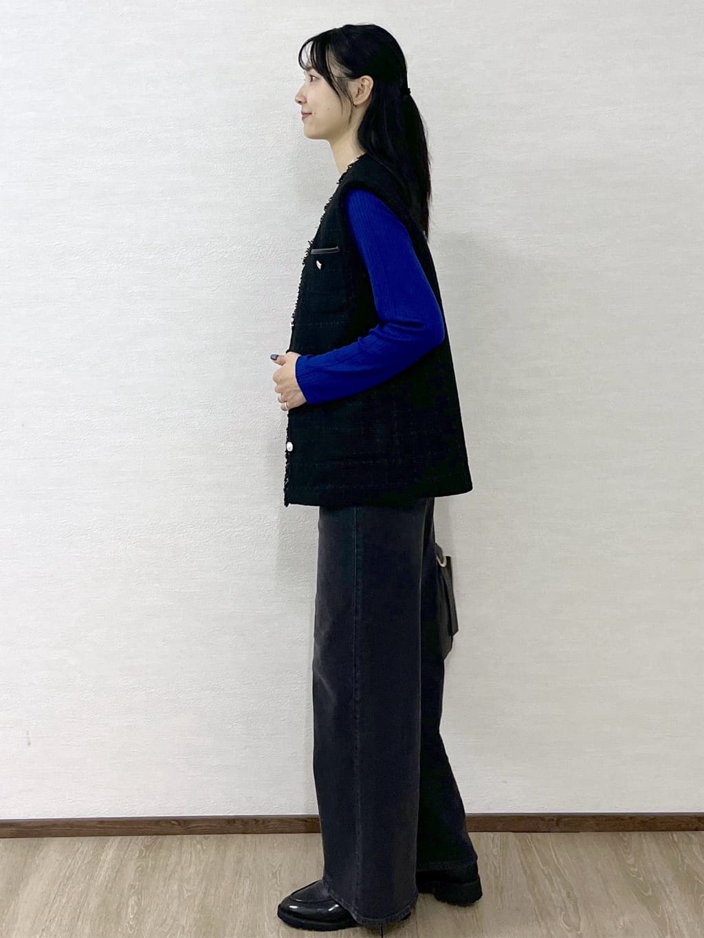 sachikoさんの「OPAQUE.CLIP｜ツイードVネックベスト【洗濯機OK】」を使ったコーディネート