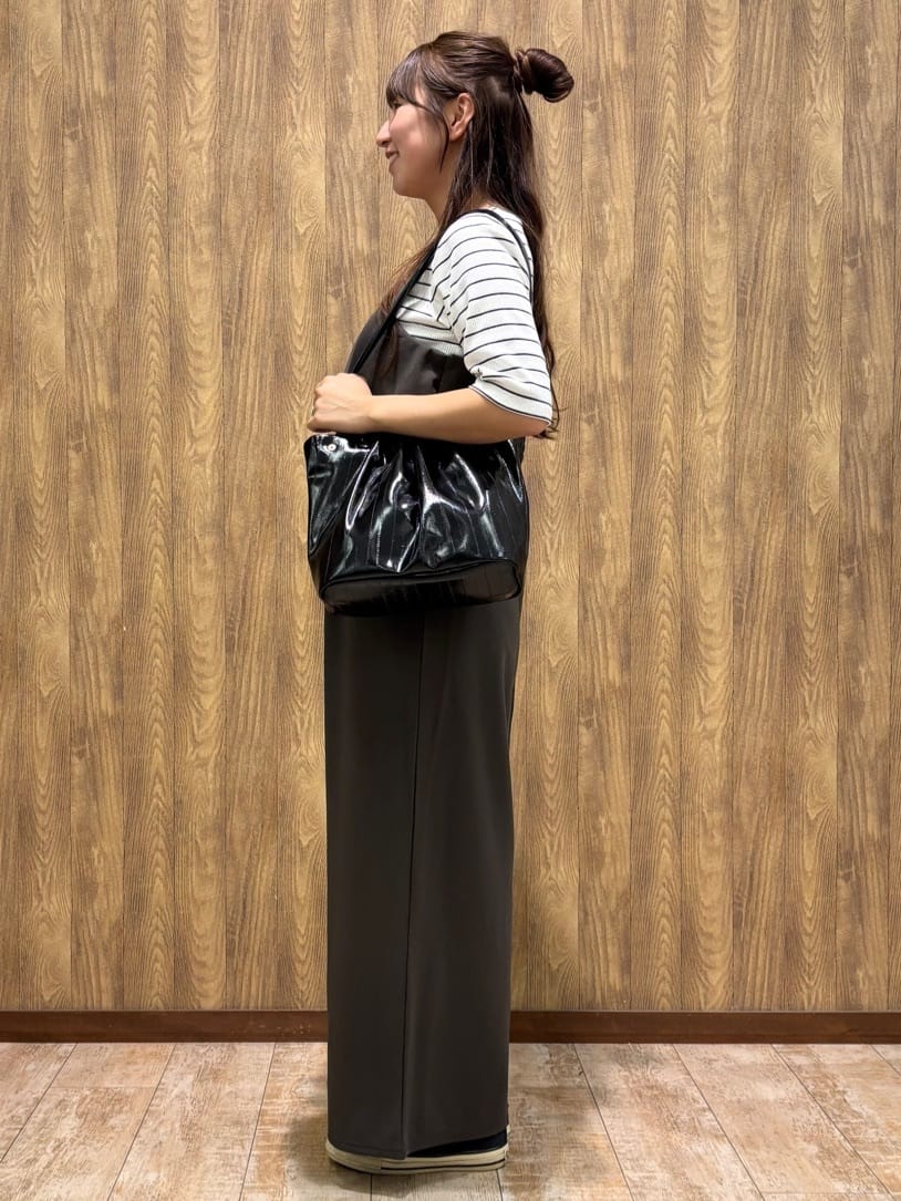 Haruさんの「SHOO･LA･RUE｜【S-LL】女性らしさ漂うハートネック テレコ5分袖トップス」を使ったコーディネート
