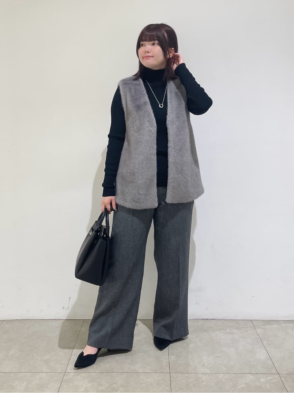emikaさんの「INDIVI｜ミンク調フェイクファージレ」を使ったコーディネート