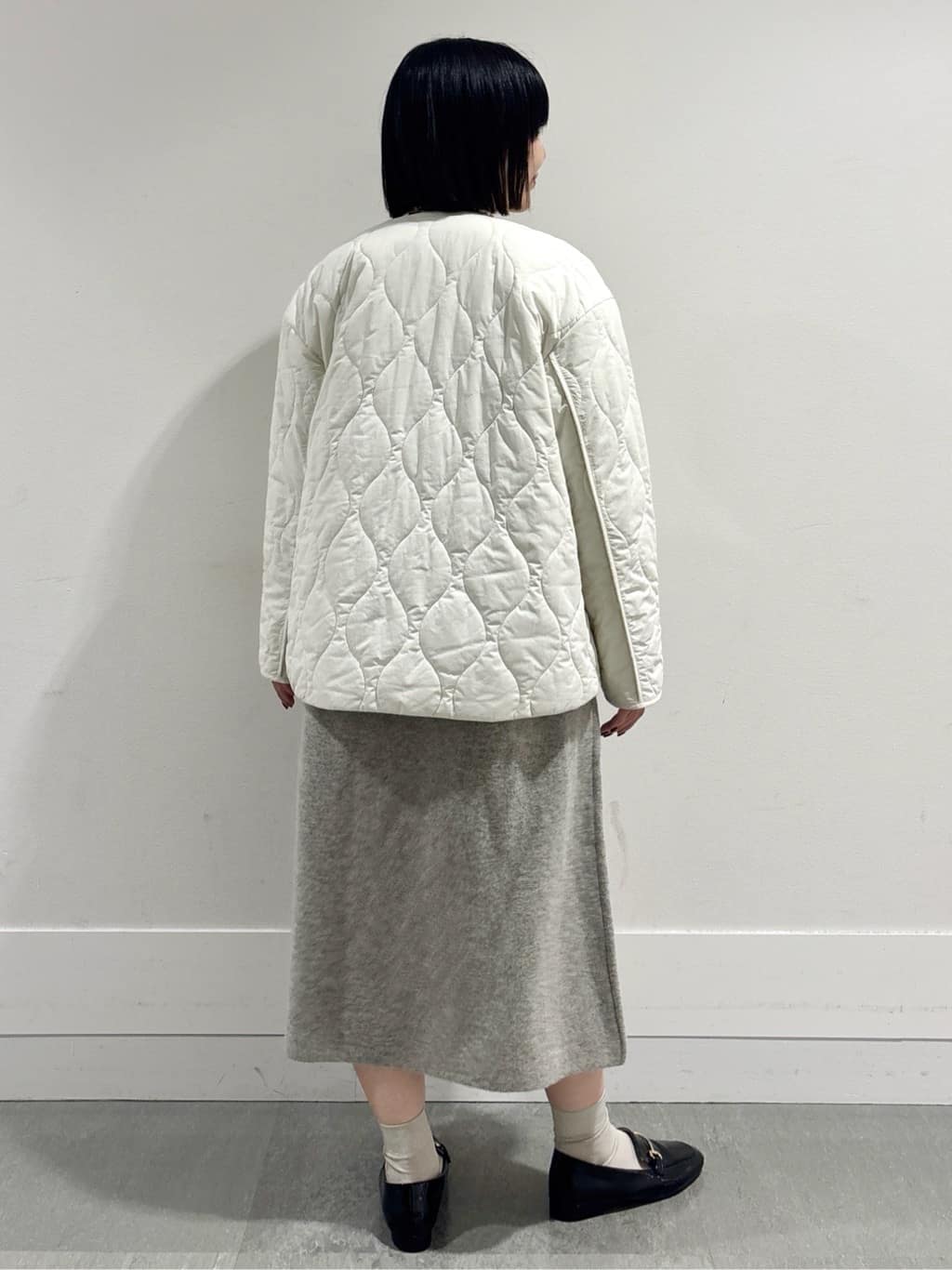 モエカさんの「UNTITLED｜【ロング丈/ゆったりシルエット】テントライン ニットワンピース」を使ったコーディネート